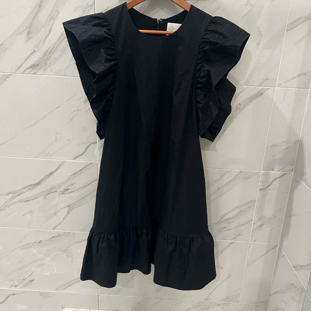 Elegant Black Ruffle Sleeve Dress - Picture 3 of 6